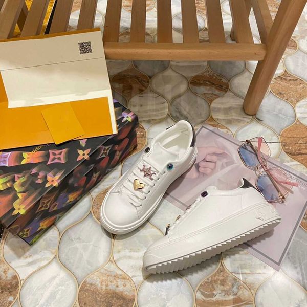 original shoes plate-forme sneakers printed with genuine leather material thickened insole for men's and women's shoes
original shoes plate-forme sneakers printed with genuine leather material thickened insole for men's and women's shoes