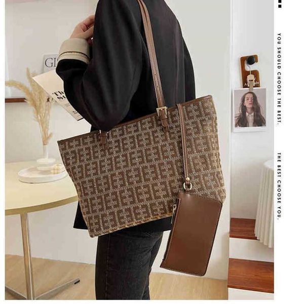 designer bag ins niche autumn and winter large fashion single shoulder bag versatile portable tote bag
designer bag ins niche autumn and winter large fashion single shoulder bag versatile portable tote bag