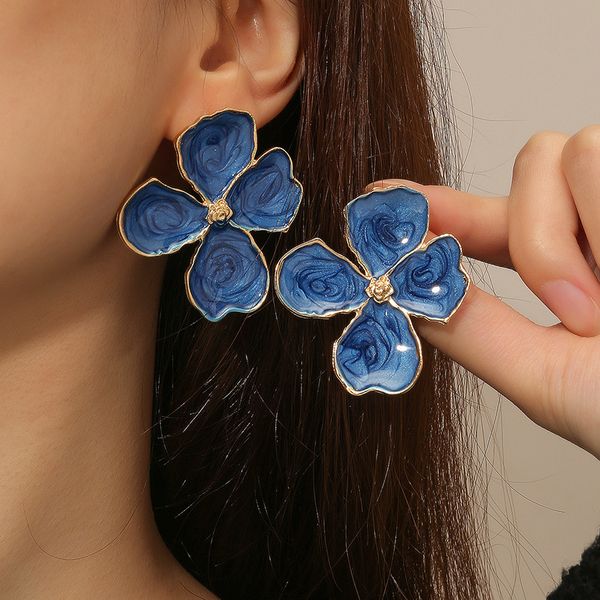 french sen style stud simple oil painting drop glazed flowers klein blue earrings female metal gradient elegant ins fashion jewelry, Golden;silver
french sen style stud simple oil painting drop glazed flowers klein blue earrings female metal gradient elegant ins fashion jewelry, Golden;silver