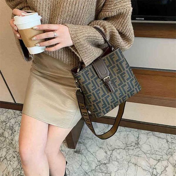 designer bag net red ins fashion versatile bag bucket broadband single shoulder bag
designer bag net red ins fashion versatile bag bucket broadband single shoulder bag