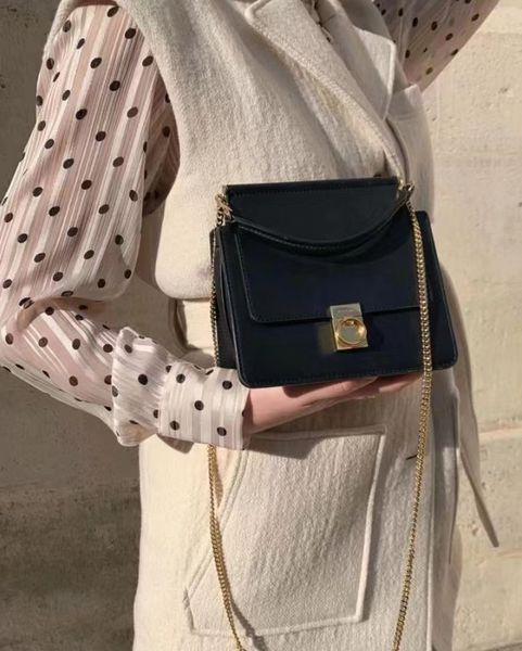 new polene french niche design sense pebbled cowhide lady's cross-body shoulder bag hand-held mini thin chain small square bag
new polene french niche design sense pebbled cowhide lady's cross-body shoulder bag hand-held mini thin chain small square bag
