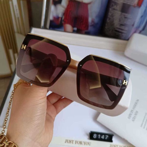 new 2022 polarized live online personalized sunglasses korean large frame, White;black
new 2022 polarized live online personalized sunglasses korean large frame, White;black