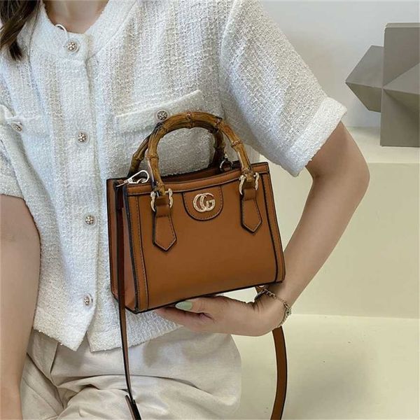 2023 designer bag handbag trendy bags foreign style portable tote women's trend sense size versatile one messenger
2023 designer bag handbag trendy bags foreign style portable tote women's trend sense size versatile one messenger