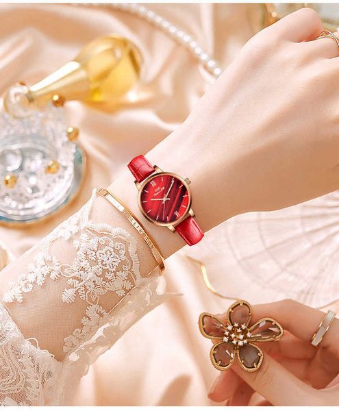 fashion simple female designer shi ying watch light luxury high-end watch waterproof leather women leisure business watch, Slivery;golden
fashion simple female designer shi ying watch light luxury high-end watch waterproof leather women leisure business watch, Slivery;golden