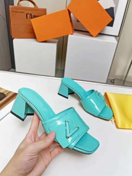 2023 summer luxury g sandals designer women flip flops slipper fashion genuine leather slides metal chain ladies casual shoes 35-42, Black
2023 summer luxury g sandals designer women flip flops slipper fashion genuine leather slides metal chain ladies casual shoes 35-42, Black