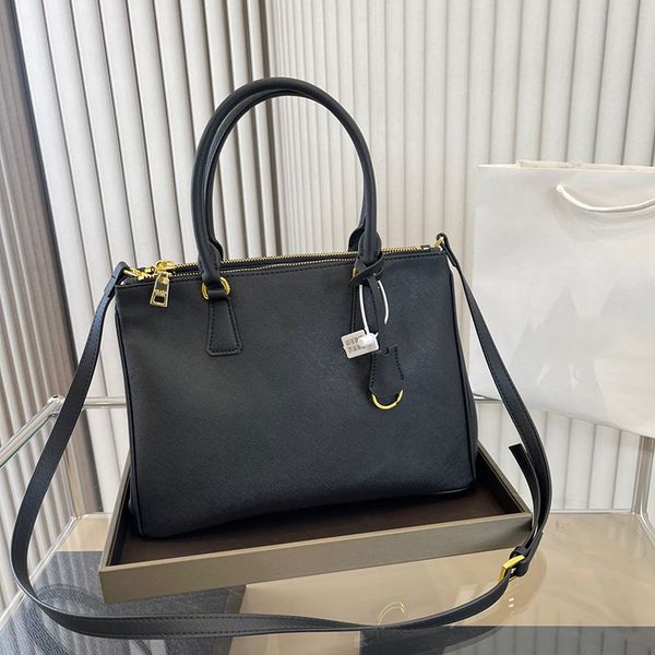 designer bag tote crossbody handbag luxurys shoulder bags leather women purse large capacity duffle brand wallet backapack
designer bag tote crossbody handbag luxurys shoulder bags leather women purse large capacity duffle brand wallet backapack