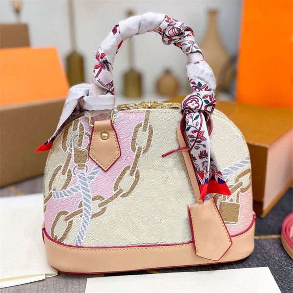 new luxurys designers shell bag with lock alma bb fashion women shoulder messenger bags leather handbags ladies cosmetic crossbody totes wal
new luxurys designers shell bag with lock alma bb fashion women shoulder messenger bags leather handbags ladies cosmetic crossbody totes wal