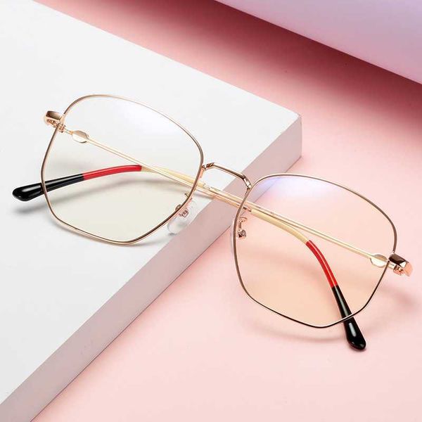 designer glasses new star's same metal honeybee flat lens for women's anti blue radiation myopia eyeglasses frame glasses, White;black
designer glasses new star's same metal honeybee flat lens for women's anti blue radiation myopia eyeglasses frame glasses, White;black