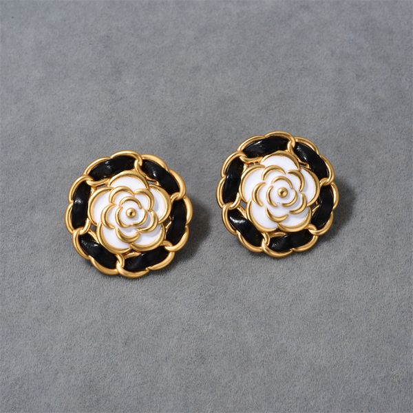black camellia blossom drop glazed stud earrings for women 925 silver needle exaggerate medieval premium jewelry accessories, Golden;silver
black camellia blossom drop glazed stud earrings for women 925 silver needle exaggerate medieval premium jewelry accessories, Golden;silver