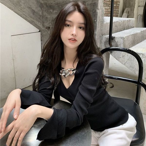 women's polos design sense black knitted tshirt women autumn and winter tightfitting longsleeved vneck bottoming shirt chain 230330, White
women's polos design sense black knitted tshirt women autumn and winter tightfitting longsleeved vneck bottoming shirt chain 230330, White