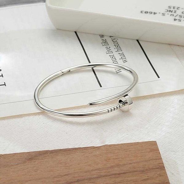 designer carti bracelet jewelry bangle silver bracelet open personalized design light luxury simple versatile jewelry trend atmosphere, Black
designer carti bracelet jewelry bangle silver bracelet open personalized design light luxury simple versatile jewelry trend atmosphere, Black