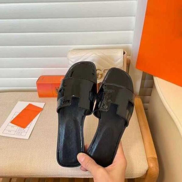 

designer orange fashion h slippers female summer flat luxury outside leather sandals crocodile skin of the beach tourism word slipper ladies, Black