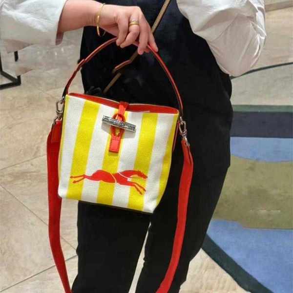french lc canvas tote bag women designer bags bucket large capacity women's dumpling bag single shoulder bags 230318
french lc canvas tote bag women designer bags bucket large capacity women's dumpling bag single shoulder bags 230318
