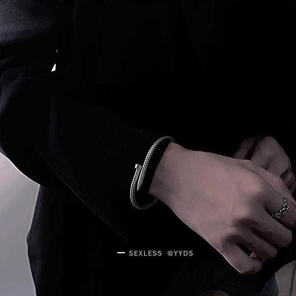 2023 designer carti bracelet jewelry bangle metal cool bracelet for women ins small design high fashion men's bracelet red couple hands, Black
2023 designer carti bracelet jewelry bangle metal cool bracelet for women ins small design high fashion men's bracelet red couple hands, Black