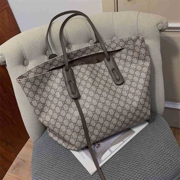 designer bag net red female class commuting short distance hand travel large capacity lightweight shoulder bag
designer bag net red female class commuting short distance hand travel large capacity lightweight shoulder bag