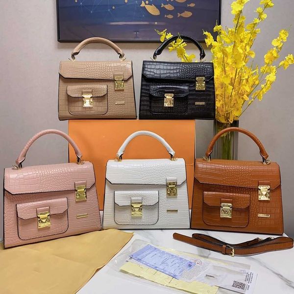 woman's luxury designer bags handbag shoulder crossbody bag tote 2023 new fashion texture leather multifunctional portable tote bag bas
woman's luxury designer bags handbag shoulder crossbody bag tote 2023 new fashion texture leather multifunctional portable tote bag bas