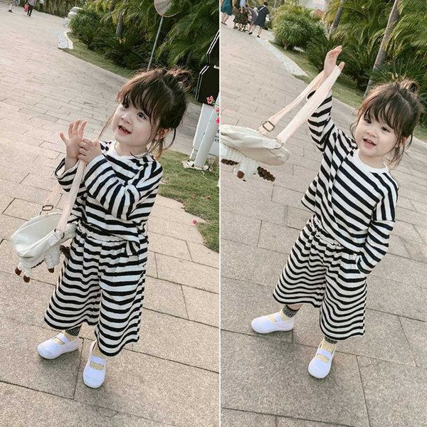 baby girl clothes set black white striped shirts with pants loose casual korean style kids clothing outfits for spring p230331
baby girl clothes set black white striped shirts with pants loose casual korean style kids clothing outfits for spring p230331