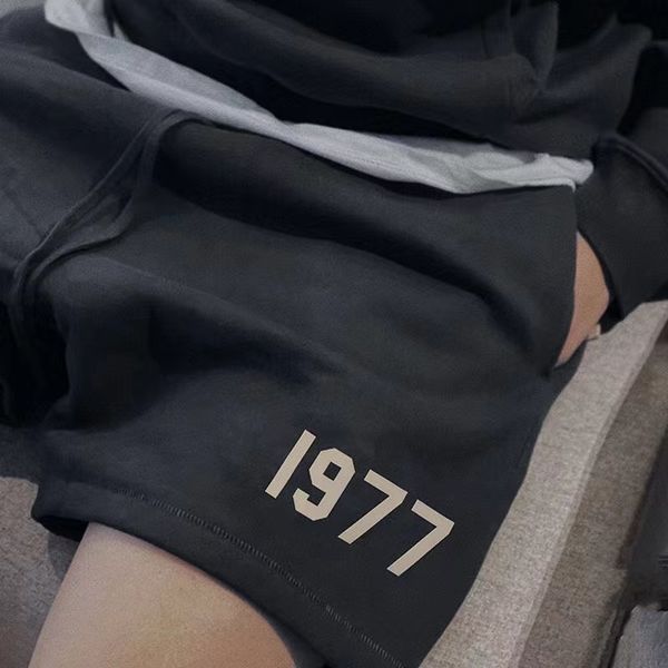 mens ess 1977 shorts letter printed short pants casual fashion summer men essen short pants for male streetwear loose sports clothing{catego, White;black
mens ess 1977 shorts letter printed short pants casual fashion summer men essen short pants for male streetwear loose sports clothing{catego, White;black