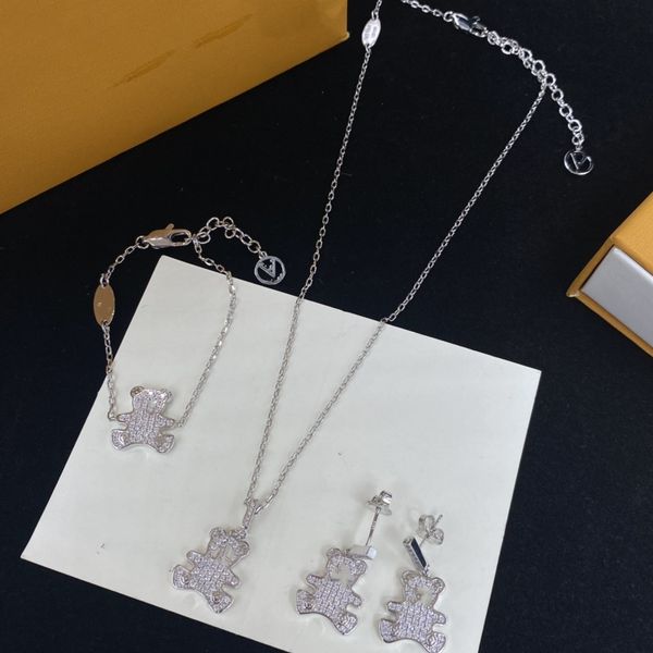 new style designer gold chain bracelet womens bracelets love jewelry luxury letter pendant clover bracelet for women charm necklace.earring, Silver
new style designer gold chain bracelet womens bracelets love jewelry luxury letter pendant clover bracelet for women charm necklace.earring, Silver