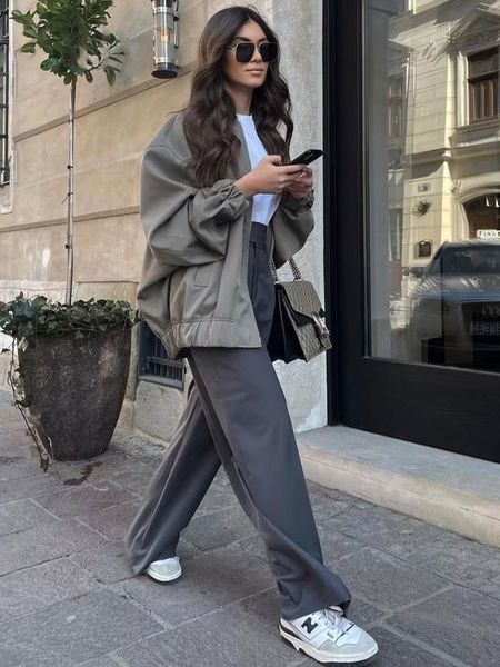 women's trench coat fashion leisure long sleeve bomber jacket 2023 spring zipper baseball coat high street casual female outerwear 2303, Tan;black
women's trench coat fashion leisure long sleeve bomber jacket 2023 spring zipper baseball coat high street casual female outerwear 2303, Tan;black
