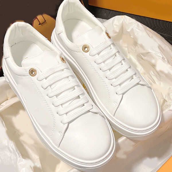 classic casual running shoes 2023 designer luxurys shoes for men womens white natural grey cream black mens sports sneakers trainers
classic casual running shoes 2023 designer luxurys shoes for men womens white natural grey cream black mens sports sneakers trainers