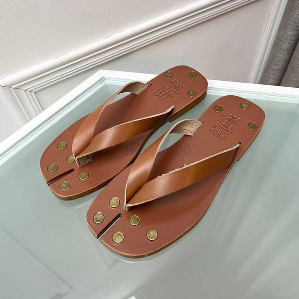 toe mm6 split shoes women's tabi horseshoe shoes rivet slippers women's word slippers leather beach shoes net red liuding women�, Black
toe mm6 split shoes women's tabi horseshoe shoes rivet slippers women's word slippers leather beach shoes net red liuding women�, Black