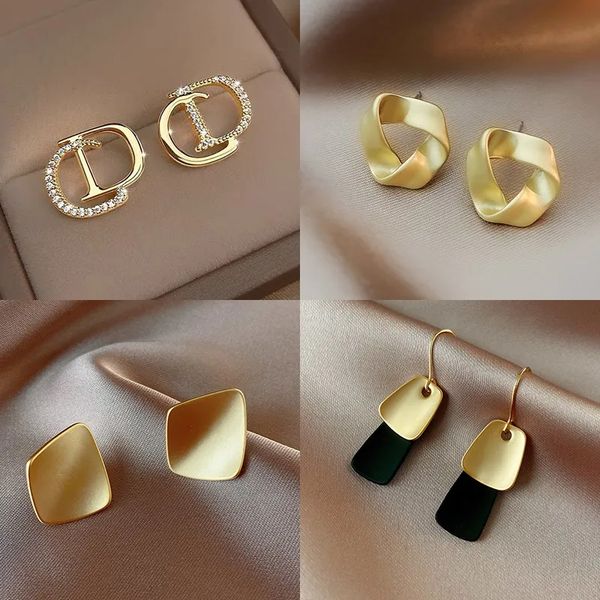 new fashion womens big circle simple earrings hoop earrings for woman high1 quality designer jewelry earring valentine's day gift engag, Golden;silver
new fashion womens big circle simple earrings hoop earrings for woman high1 quality designer jewelry earring valentine's day gift engag, Golden;silver