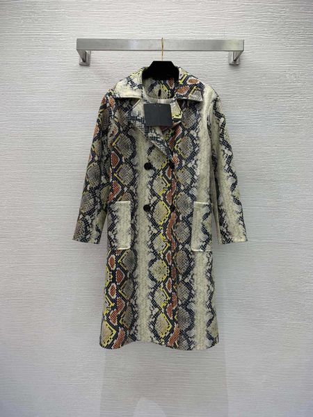 2023 women designer long trench coat snakeskin bright face h type long-sleeved suit collar medium length trench coat logo brand desig clothi, Tan;black
2023 women designer long trench coat snakeskin bright face h type long-sleeved suit collar medium length trench coat logo brand desig clothi, Tan;black
