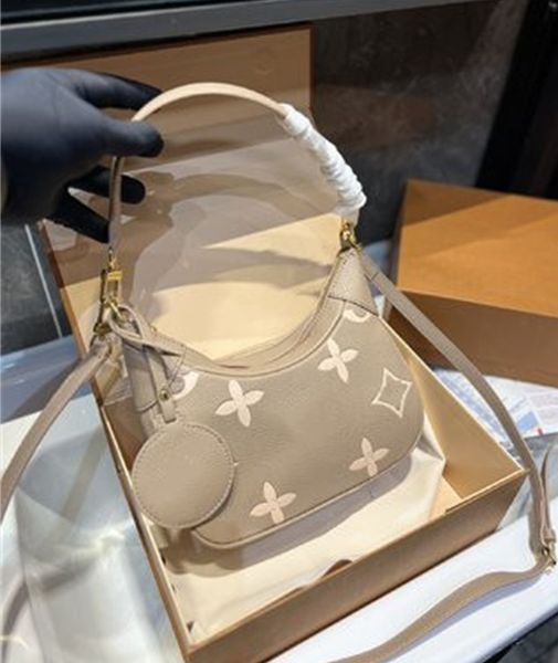 mt designer bagatelle luxury leather shoulder bag handbag female tramp crossbody bag female designer fashion handbag leather purse messenger
mt designer bagatelle luxury leather shoulder bag handbag female tramp crossbody bag female designer fashion handbag leather purse messenger