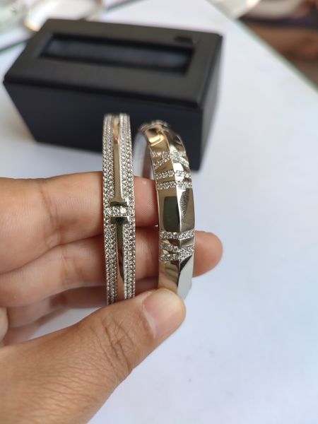 silver torque designer solid gold tennis bangle luxury bracelet drilling brand fashion diamond jewelry for men women party wedding everyday, Golden;silver
silver torque designer solid gold tennis bangle luxury bracelet drilling brand fashion diamond jewelry for men women party wedding everyday, Golden;silver
