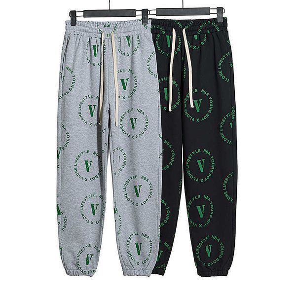 high street fast male and female couples are covered with green pants. autumn and winter clothes are popular with long sleeves, Black;white
high street fast male and female couples are covered with green pants. autumn and winter clothes are popular with long sleeves, Black;white