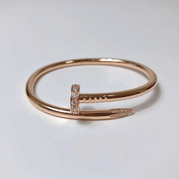 designer bracelet carti bangle jewelry classic head and tail band drill bracelet details, Black
designer bracelet carti bangle jewelry classic head and tail band drill bracelet details, Black