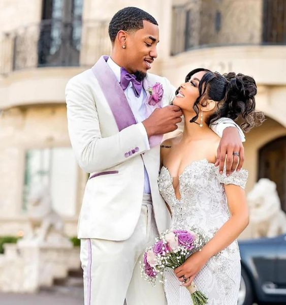white mens wedding tuxedos purple shawl lapel groom groomsmen tuxedos man blazers jacket excellent 2 piece suits jacket pants tie 4952985, Black;gray
white mens wedding tuxedos purple shawl lapel groom groomsmen tuxedos man blazers jacket excellent 2 piece suits jacket pants tie 4952985, Black;gray