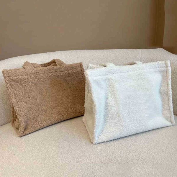 tote bags plush totes bag designer women woolen shopping handbag autumn and winter trend shoulder bag high capacity 220902
tote bags plush totes bag designer women woolen shopping handbag autumn and winter trend shoulder bag high capacity 220902
