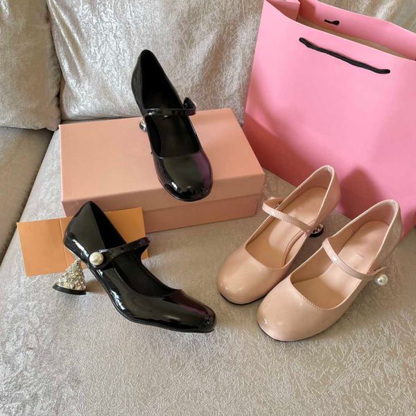 famous brand miu high-end women's dress shoes dress shoes drill buckle high heels fashion party round head wedding dress nude black shi
famous brand miu high-end women's dress shoes dress shoes drill buckle high heels fashion party round head wedding dress nude black shi