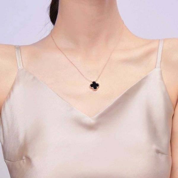 van clover necklace designer pendant chain colourless necklace simple fashion girls gift, Silver
van clover necklace designer pendant chain colourless necklace simple fashion girls gift, Silver