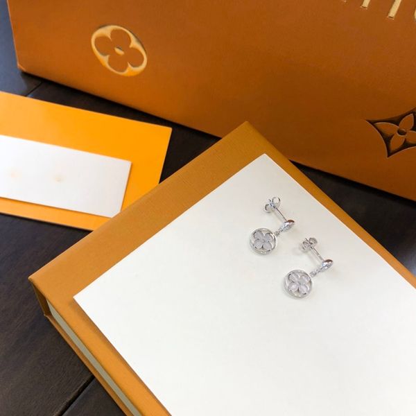 925 silver plated earrings luxury designer stud brand couple earrings for woman wedding birthday party gifts colorproof, Golden;silver
925 silver plated earrings luxury designer stud brand couple earrings for woman wedding birthday party gifts colorproof, Golden;silver