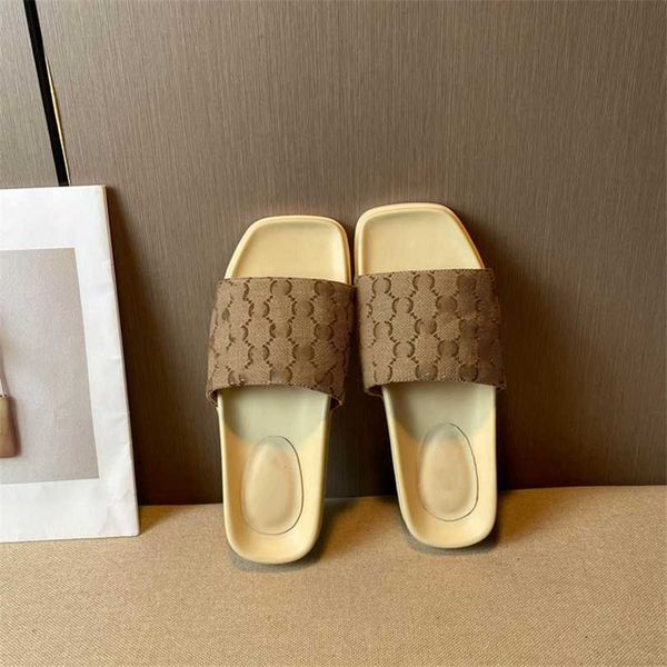 fashion slippers 2023 ggity luxury design summer men and women flat shoes thick sole leather rubber letter logo casual cartoon slippers 05-0, Black
fashion slippers 2023 ggity luxury design summer men and women flat shoes thick sole leather rubber letter logo casual cartoon slippers 05-0, Black
