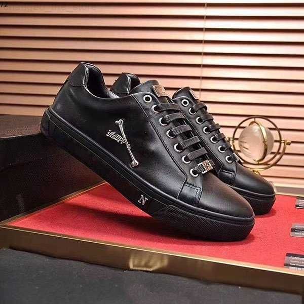 starbags pp italian skull latest mixed color rivet men's shoes advanced leather avantgarde counter size 38-45, Black
starbags pp italian skull latest mixed color rivet men's shoes advanced leather avantgarde counter size 38-45, Black