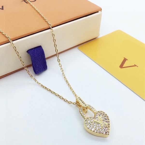 designer necklace luxury pendant necklace classic letter necklace for women's fashion love lock jewelry holiday gift good, Silver
designer necklace luxury pendant necklace classic letter necklace for women's fashion love lock jewelry holiday gift good, Silver