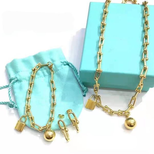 womens letter pendant necklaces for women luxurys designers necklaces with earrings link chain fashion jewelry accessories gift, Silver
womens letter pendant necklaces for women luxurys designers necklaces with earrings link chain fashion jewelry accessories gift, Silver