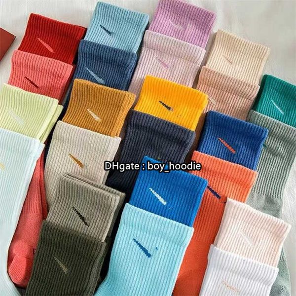 fashion brand men's cotton 100% running crew socks middle tube casual breathable sports for men and women soft sock, Black
fashion brand men's cotton 100% running crew socks middle tube casual breathable sports for men and women soft sock, Black