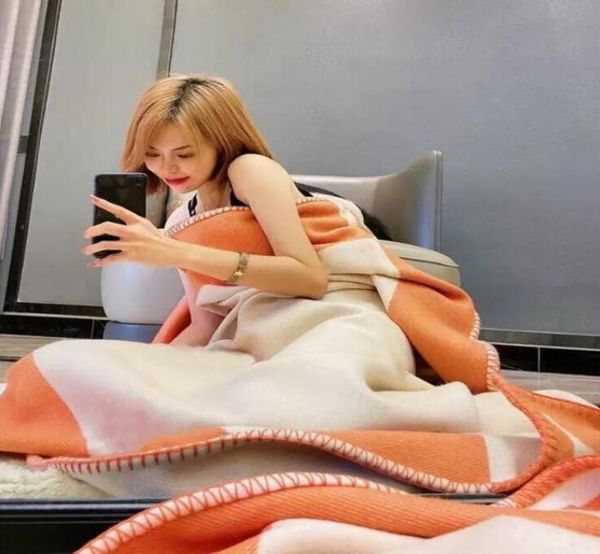 fashion designer luxury letter cashmere blanket crochet soft wool shawl teenagers portable warm plaid sofa travel fleece knitted throw cape
fashion designer luxury letter cashmere blanket crochet soft wool shawl teenagers portable warm plaid sofa travel fleece knitted throw cape