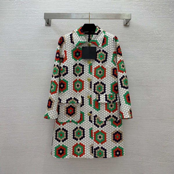 autumn winterwomen designer long trench coat hexagonal small check color printing version medium long lapel long-sleeve coat trench coat log, Tan;black
autumn winterwomen designer long trench coat hexagonal small check color printing version medium long lapel long-sleeve coat trench coat log, Tan;black