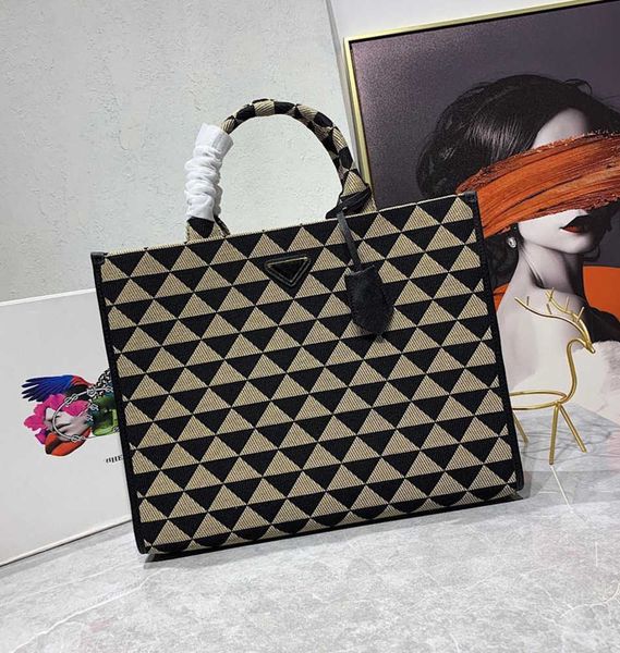 cosmetic bags cases womens handbag designer tote bag triangle symbole jacquard fabric handbags large totes designers shoulder bags cross bod
cosmetic bags cases womens handbag designer tote bag triangle symbole jacquard fabric handbags large totes designers shoulder bags cross bod