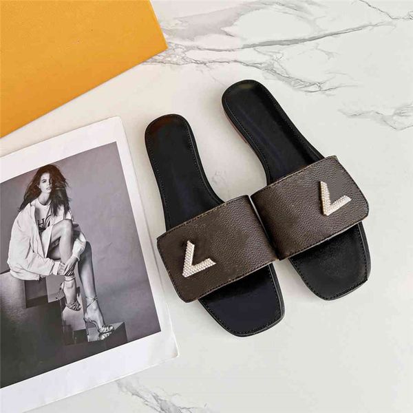 fashion slippers 2023 louity luxury design summer men and women flat shoes thick sole leather rubber letter logo casual cartoon slippers viu, Black
fashion slippers 2023 louity luxury design summer men and women flat shoes thick sole leather rubber letter logo casual cartoon slippers viu, Black