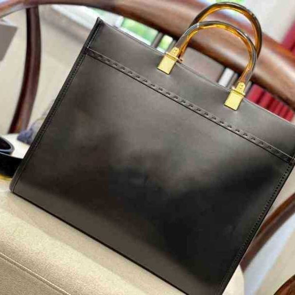 shoulder tote bags letter design hardware handle shopping crossbody wallet designed by well-known designer decoration purses high capacity 2
shoulder tote bags letter design hardware handle shopping crossbody wallet designed by well-known designer decoration purses high capacity 2