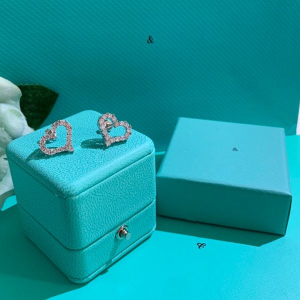 designer earring luxury earrings for women classic studs diamond set silver love earrings fashion versatile jewelry accessories birthday gif, Golden;silver
designer earring luxury earrings for women classic studs diamond set silver love earrings fashion versatile jewelry accessories birthday gif, Golden;silver