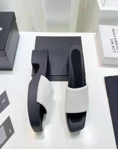 fashion thick heel sandals square head horseshoe high mercerized slippers black nonslip breathable wide bottom comfo7528838
fashion thick heel sandals square head horseshoe high mercerized slippers black nonslip breathable wide bottom comfo7528838