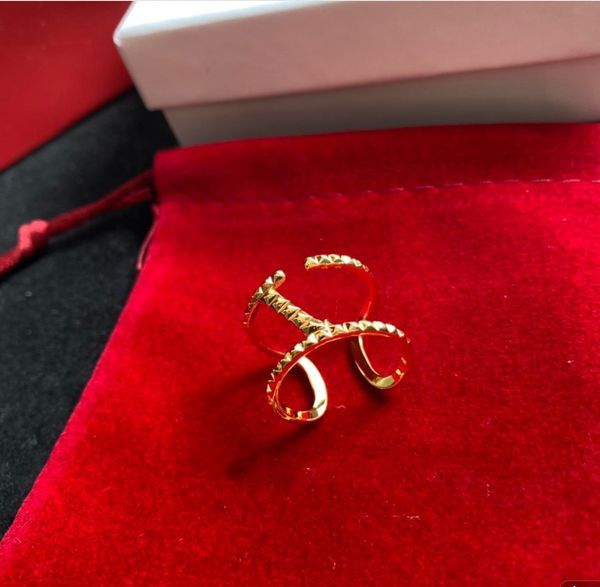 6256 fashionable and exquisite wedding ring popular designer ring 18k gold plated classic quality jewelry accessories selected v ring, Silver
6256 fashionable and exquisite wedding ring popular designer ring 18k gold plated classic quality jewelry accessories selected v ring, Silver